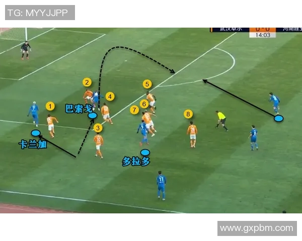 重庆篮球队与武汉篮球队赛后复盘分析战术对决与关键表现